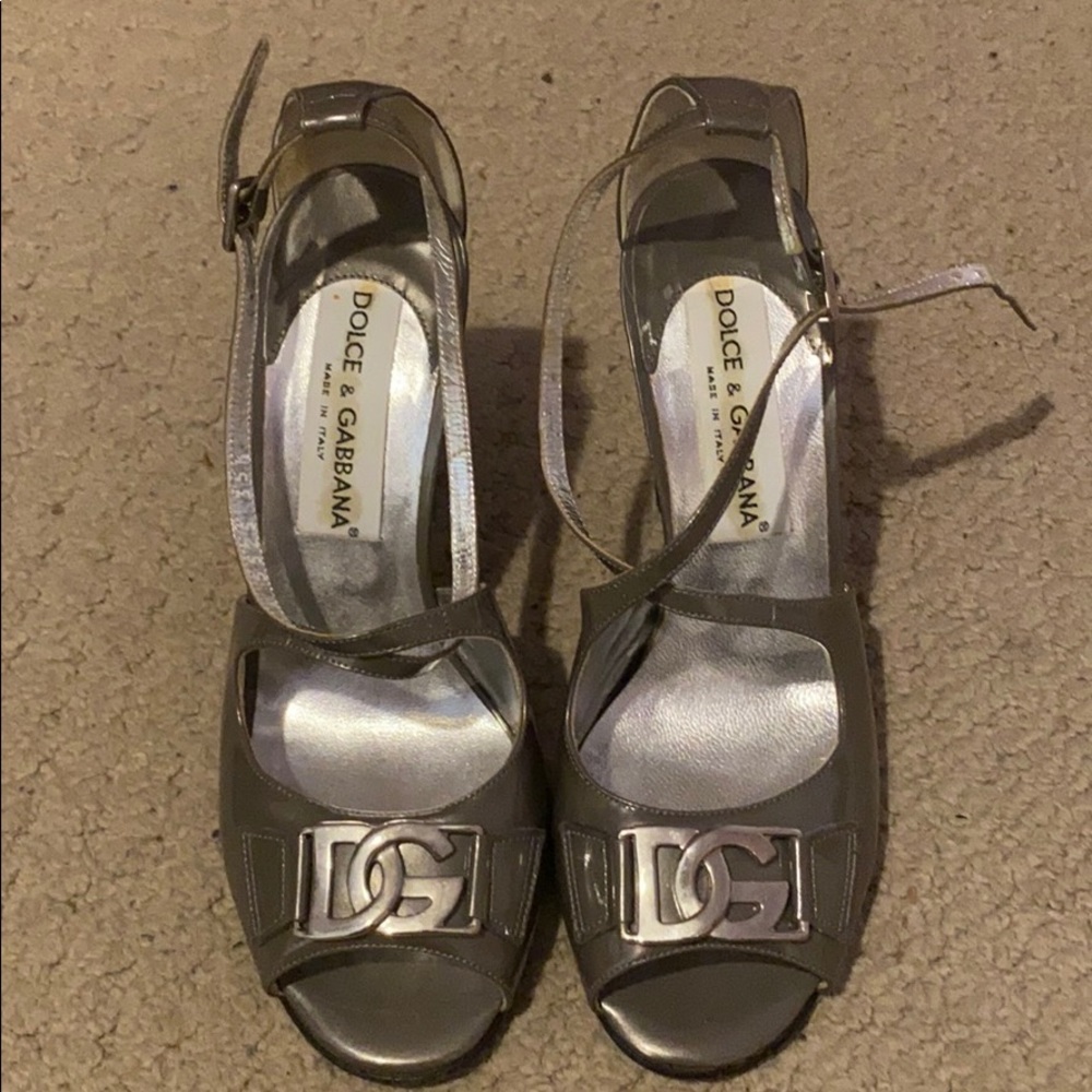 Dolce & Gabbana gray size 35.5 (5.5) heels